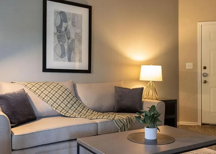 Landing Modern With Amazing Amenities Apartment