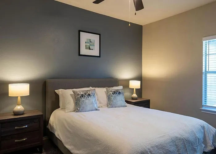 Landing Modern With Amazing Amenities *