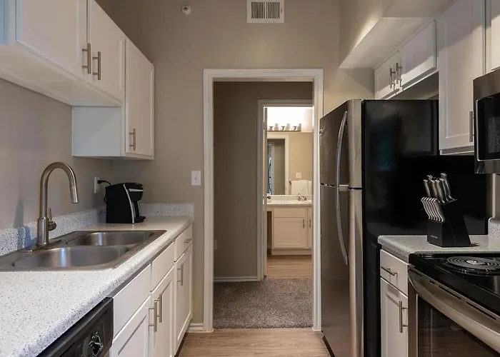 Landing Modern With Amazing Amenities Apartment *