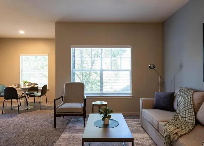 Landing Modern With Amazing Amenities *