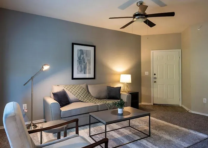 Landing Modern With Amazing Amenities Apartment *