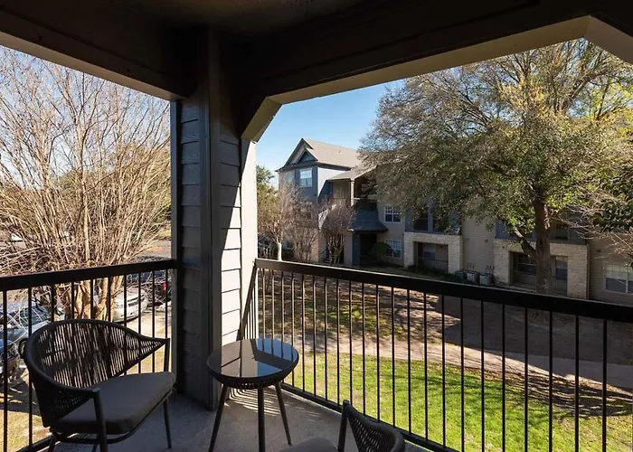 Landing Modern With Amazing Amenities *